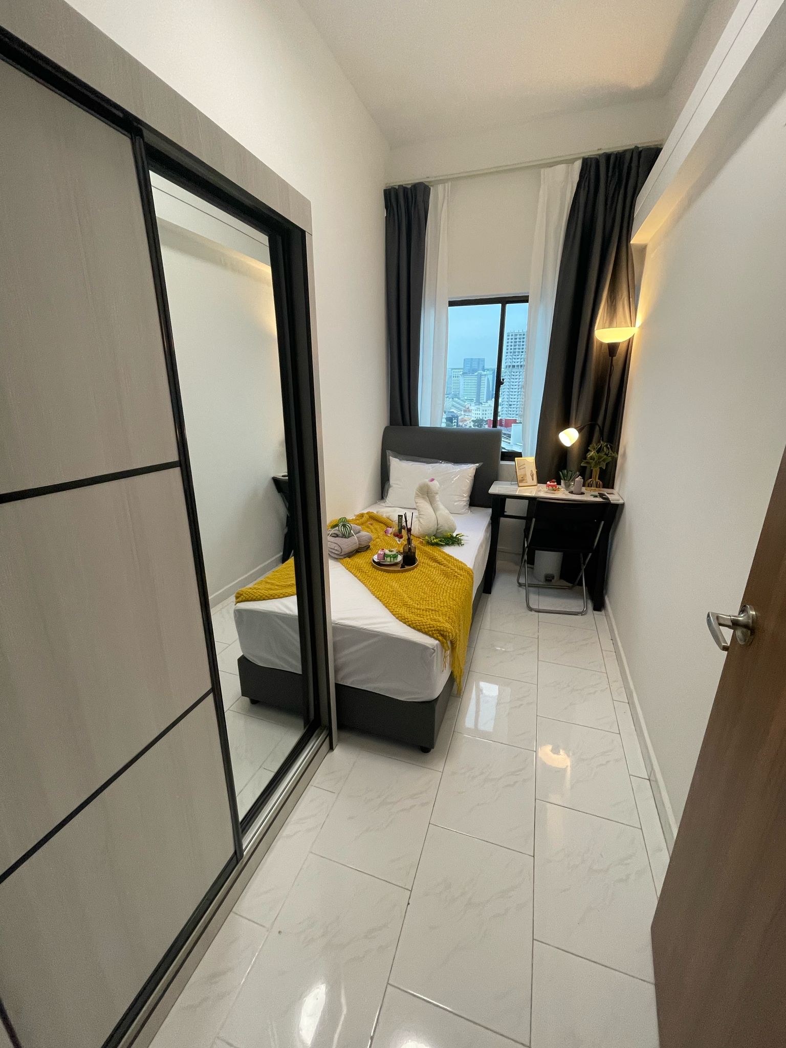 Textile Courage Room | 200 Jalan Sultan