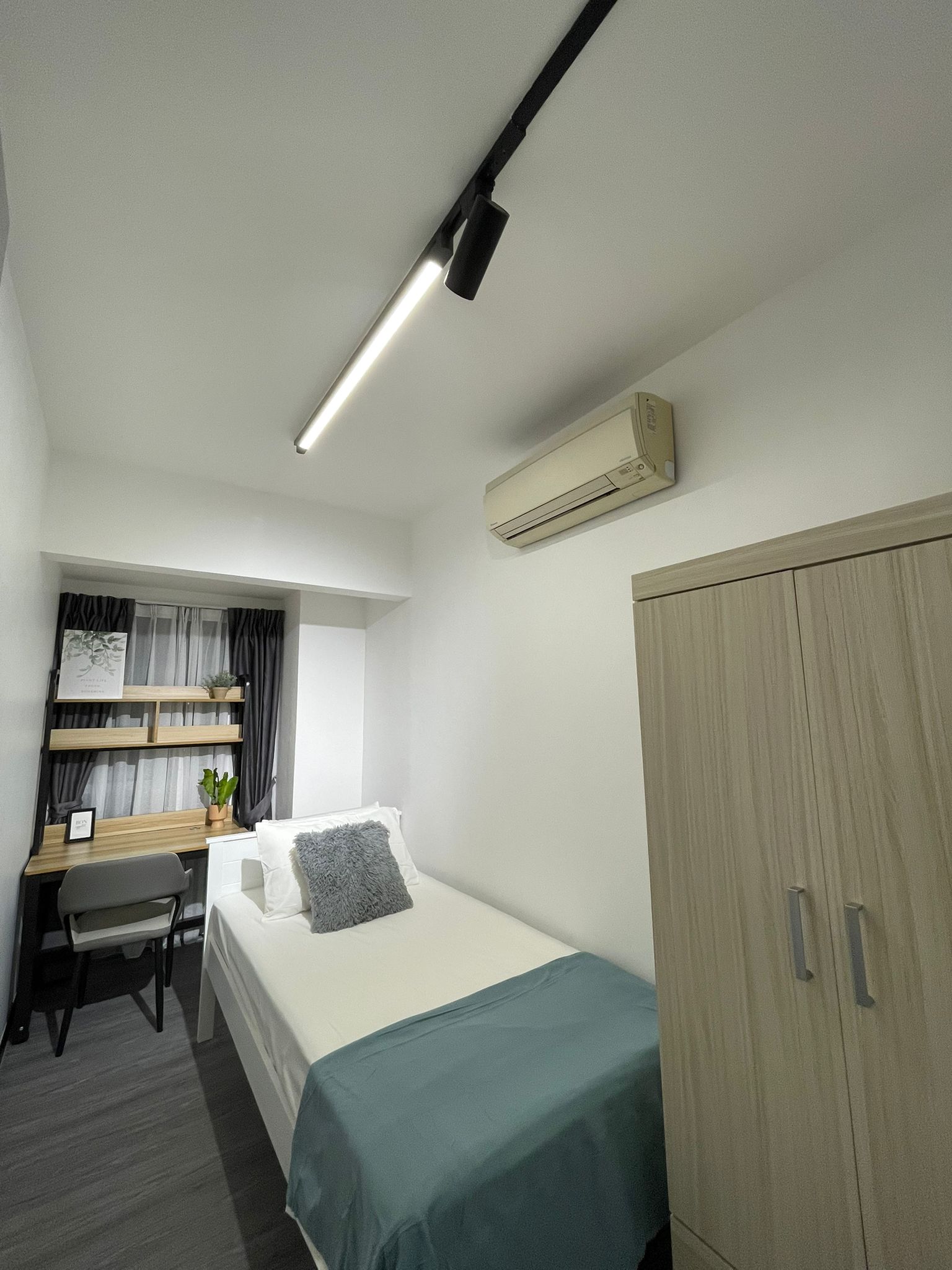 Room 2 Eclipse