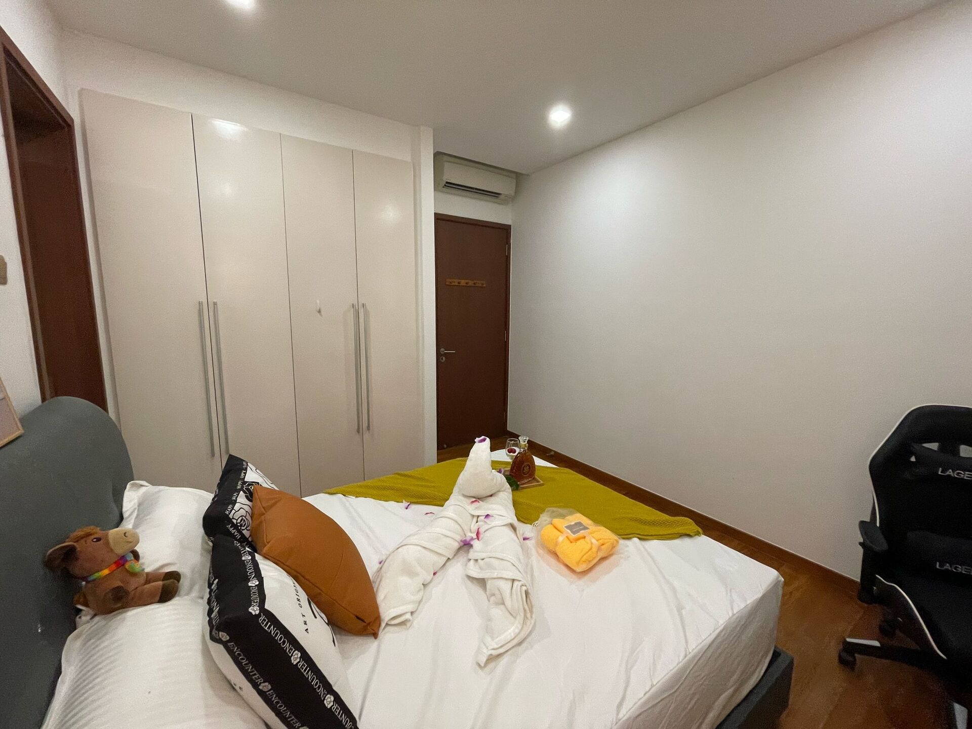 Edelweiss Park Condo | Ensuite Master Room