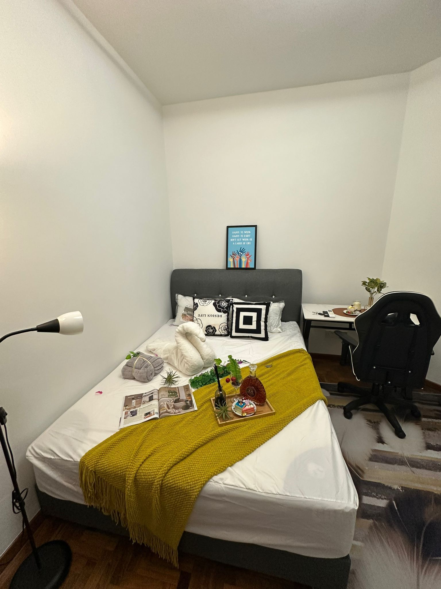 Ballota Park | Cozy & Spacious Common Room